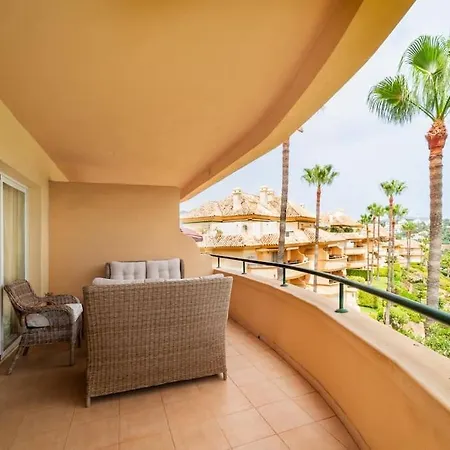 Cozy 2 Bedroom With Stunning Sea Views Apartment Marbella