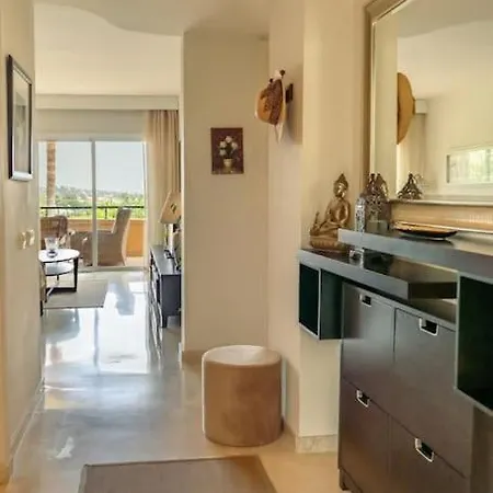 Cozy 2 Bedroom With Stunning Sea Views Apartment *